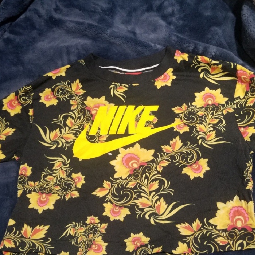 Nike Crop Top